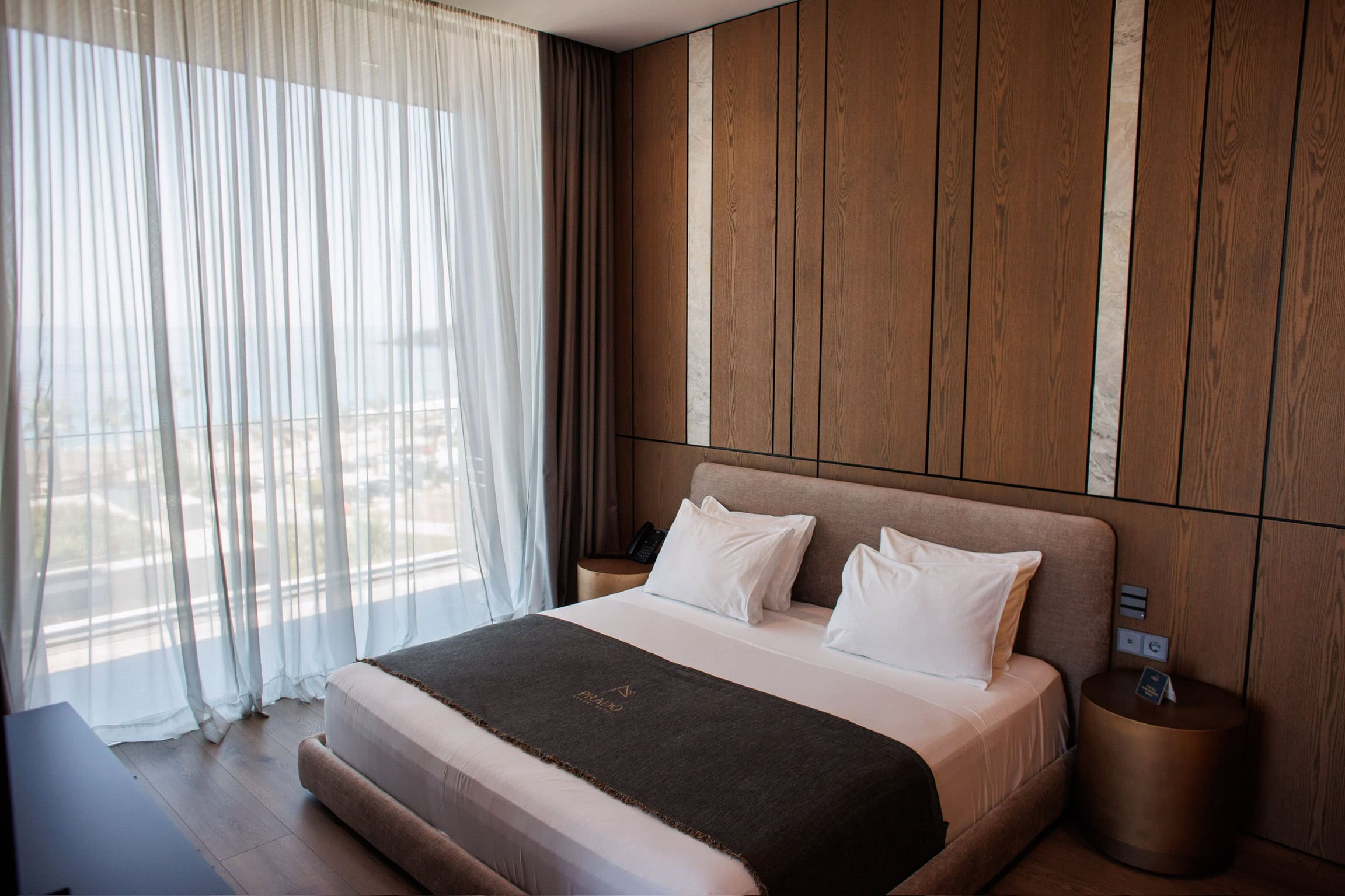 prado-luxury-hotel-deluxe-suite-8
