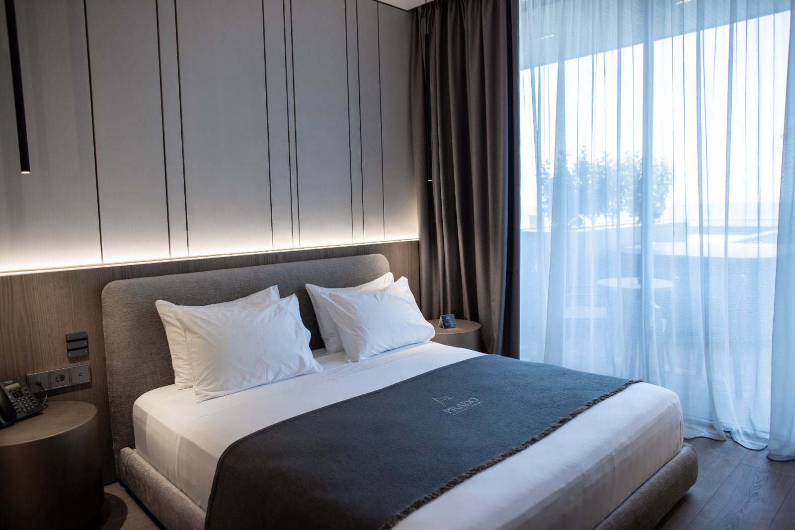 prado_luxury_hotel_room_standard-with-sea-view-jacuzzi-4