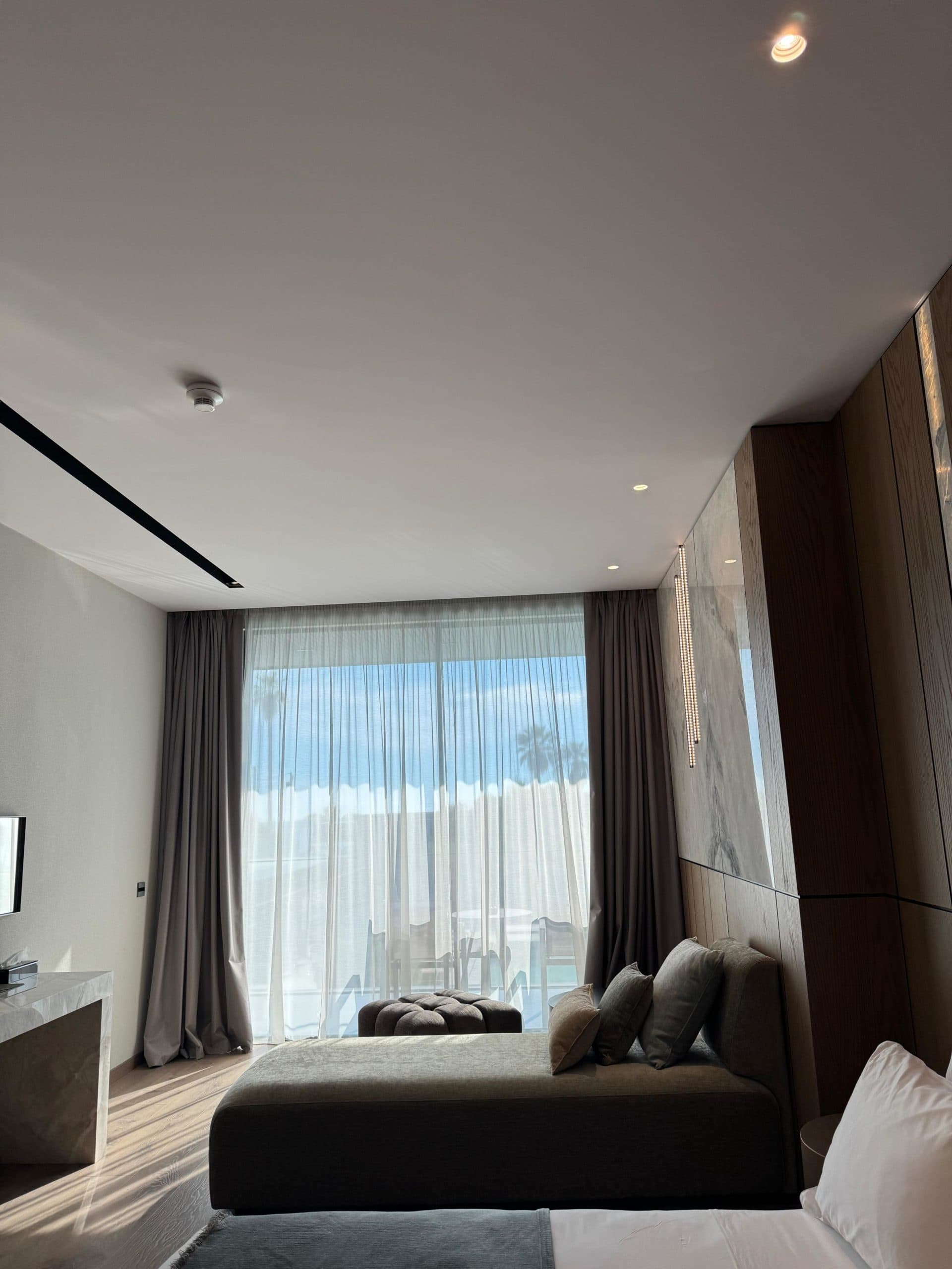 prado_luxury_hotel_room_junior_suite-sea-view