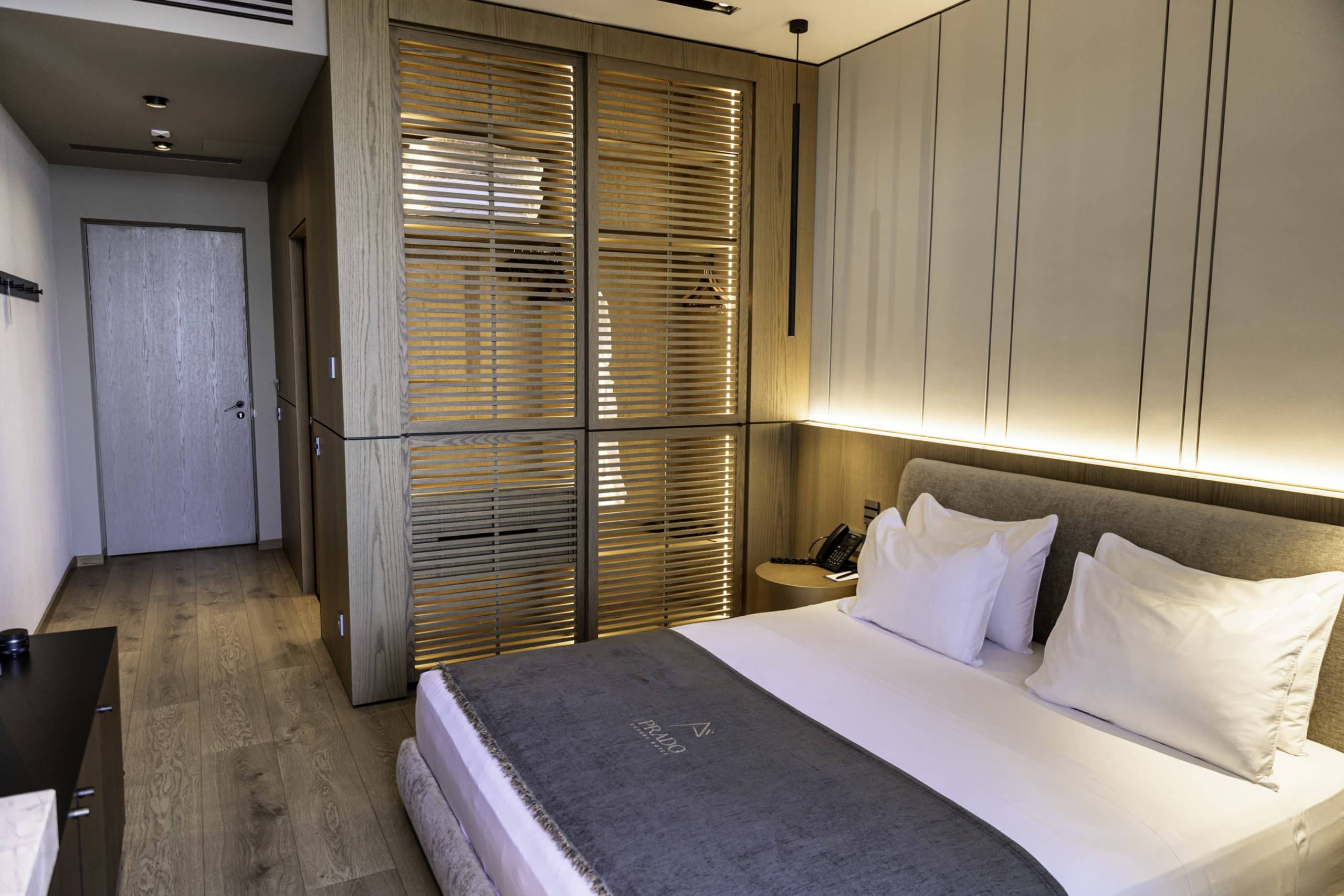 prado_luxury_hotel_room_standard-with-jacuzzi-3
