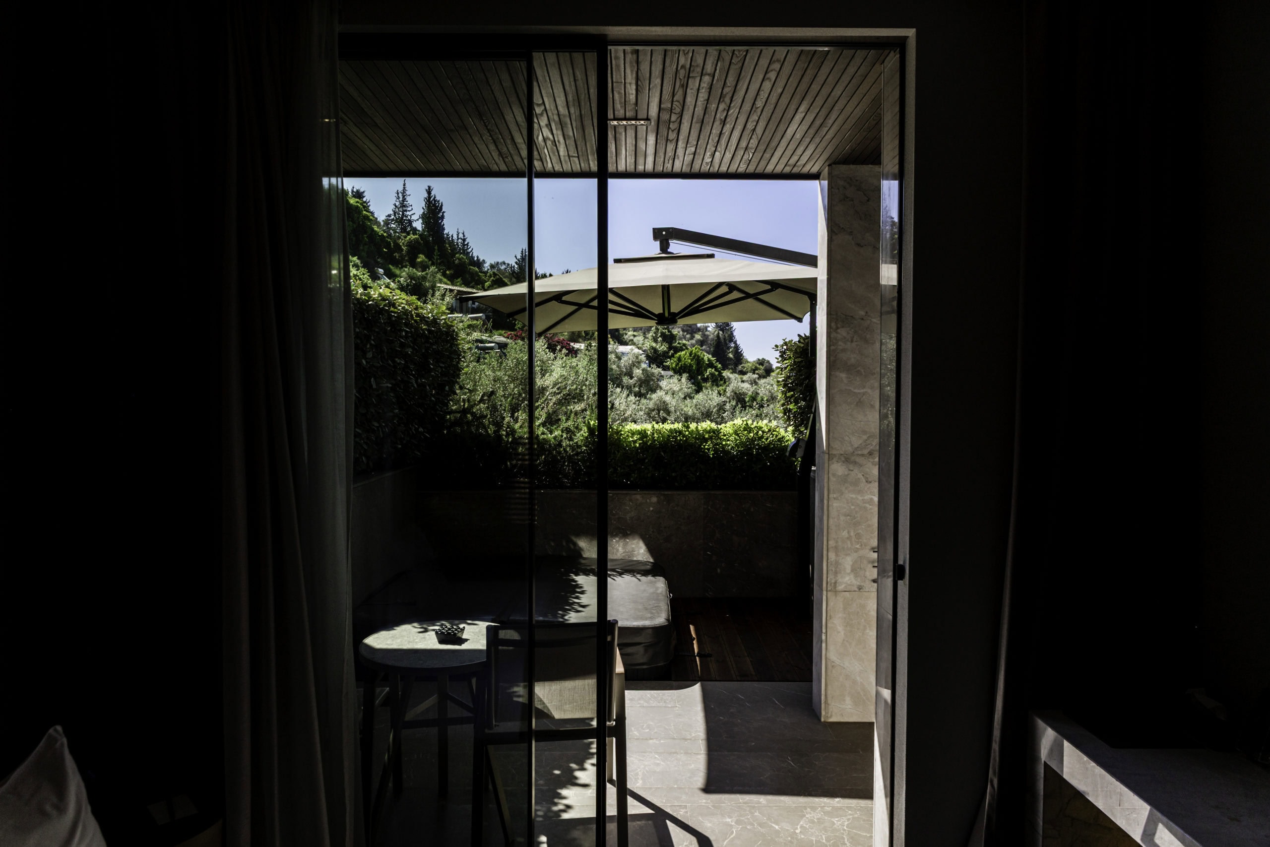 prado_luxury_hotel_room_standard-with-jacuzzi-7