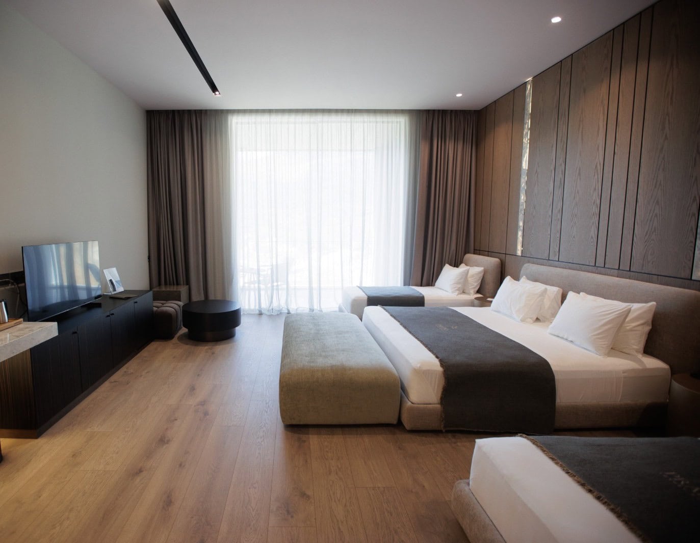 prado-luxury-hotel-family-suite-2