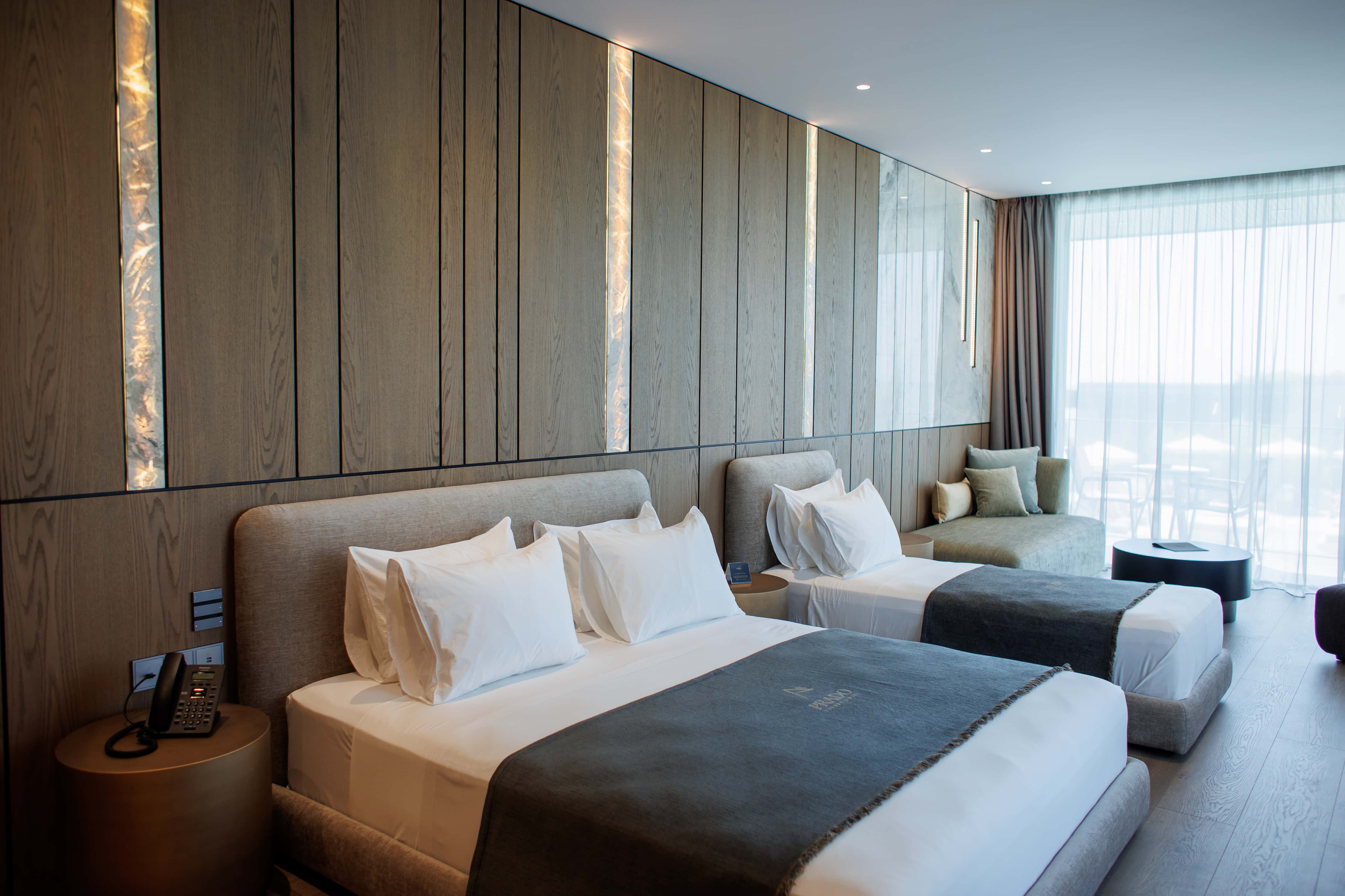 prado_luxury_hotel_room_standard_family