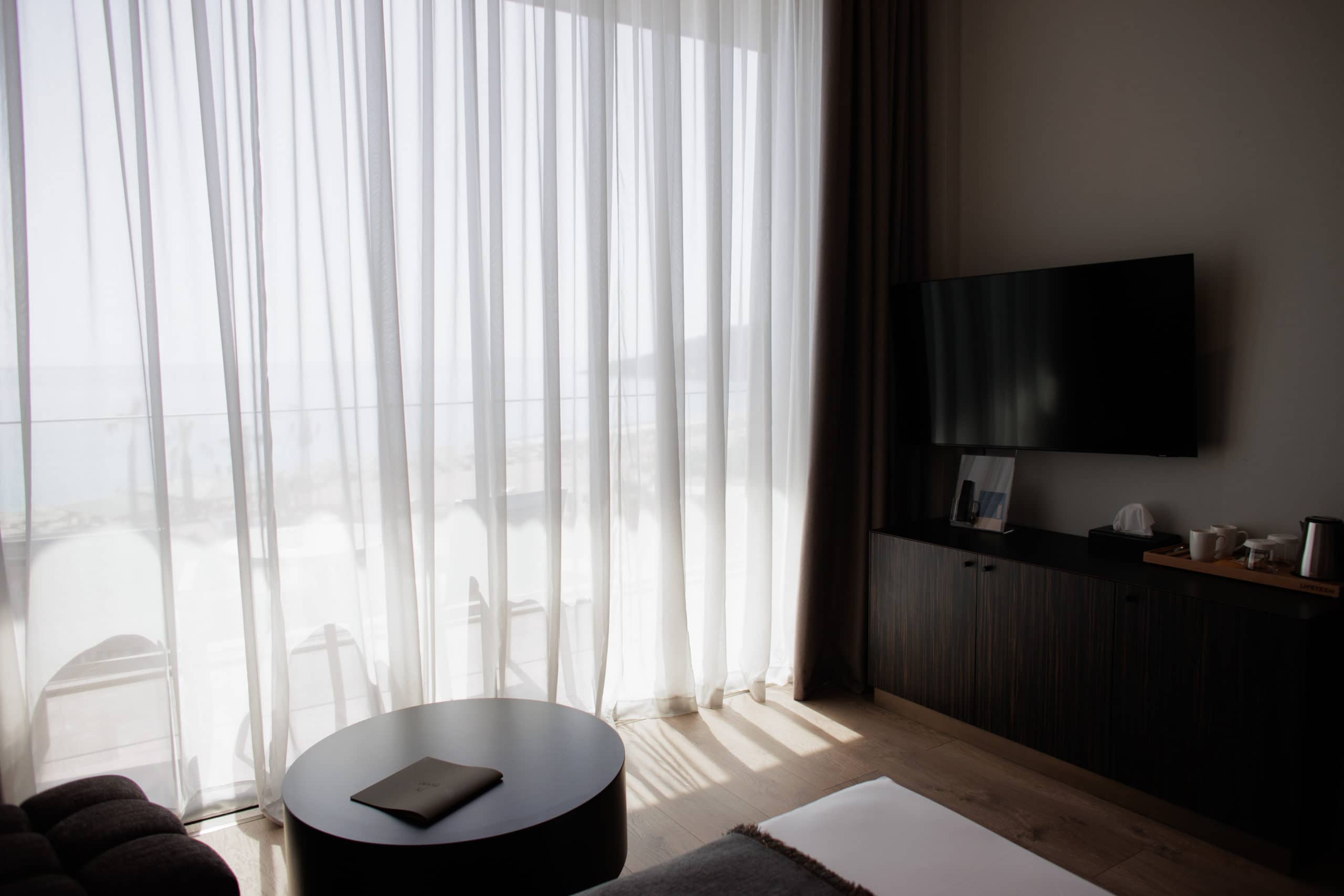 prado_luxury_hotel_junior_suite_balcony_curtain