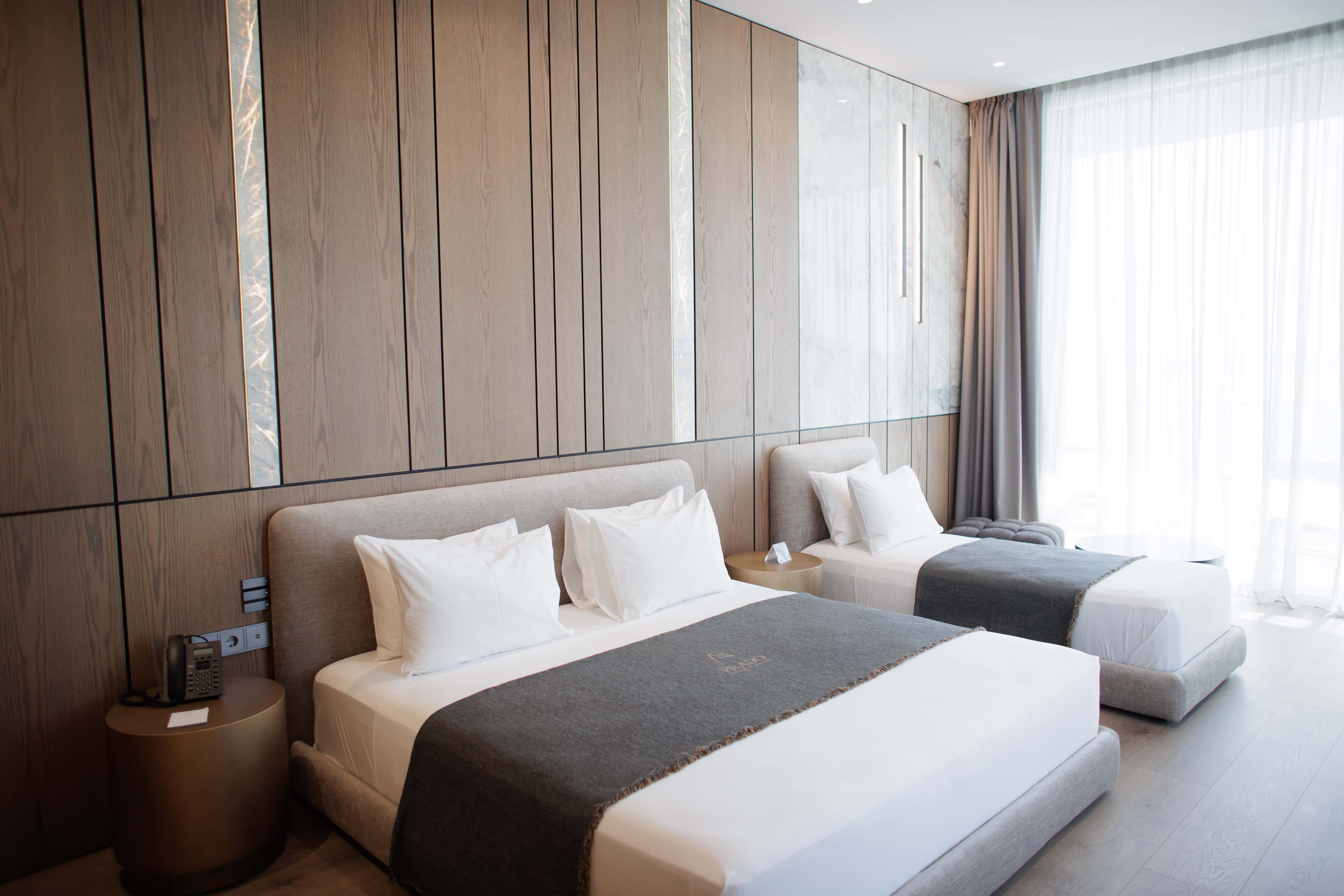 prado_luxury_hotel_deluxe_suite