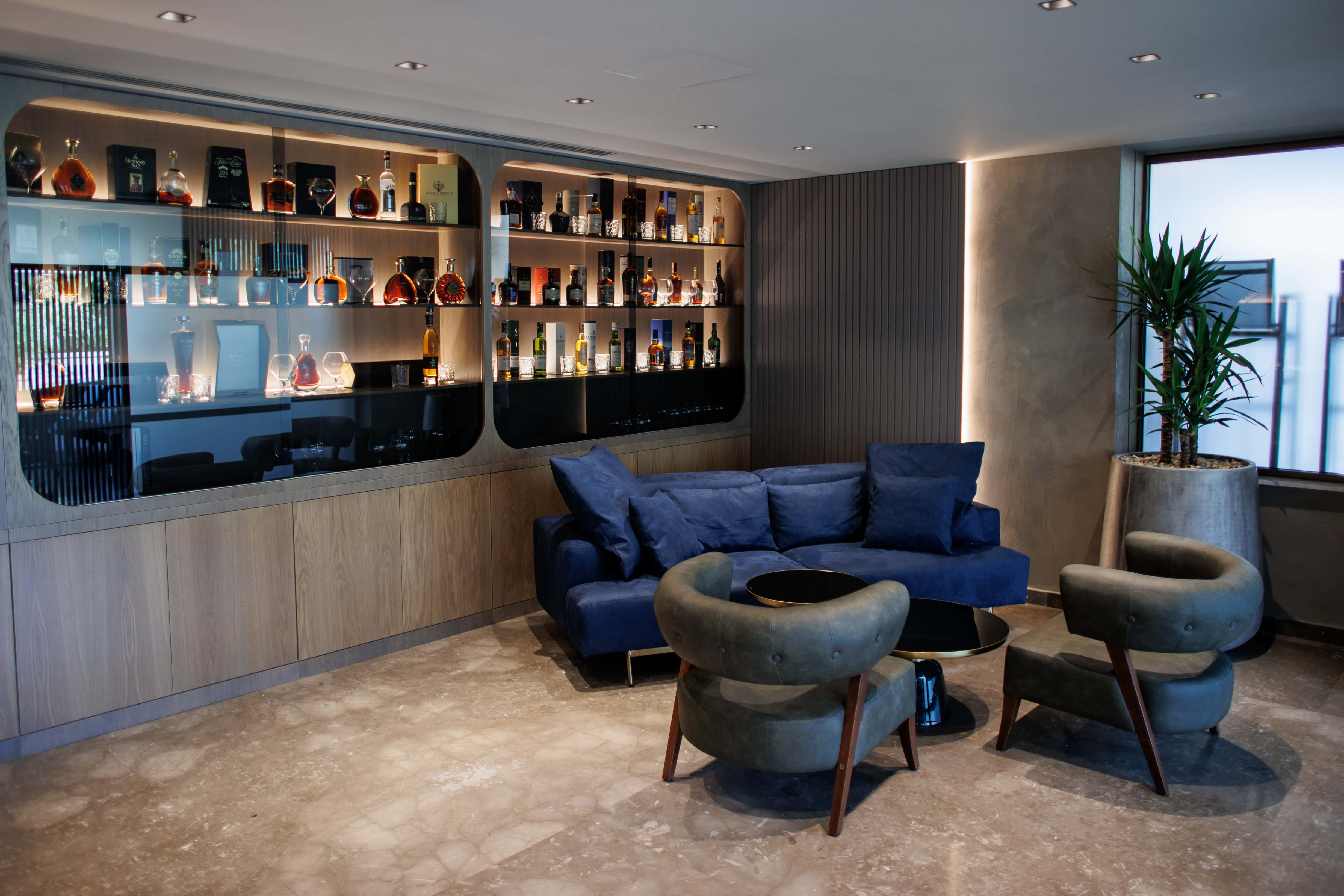 prado_luxury_hotel_lounge