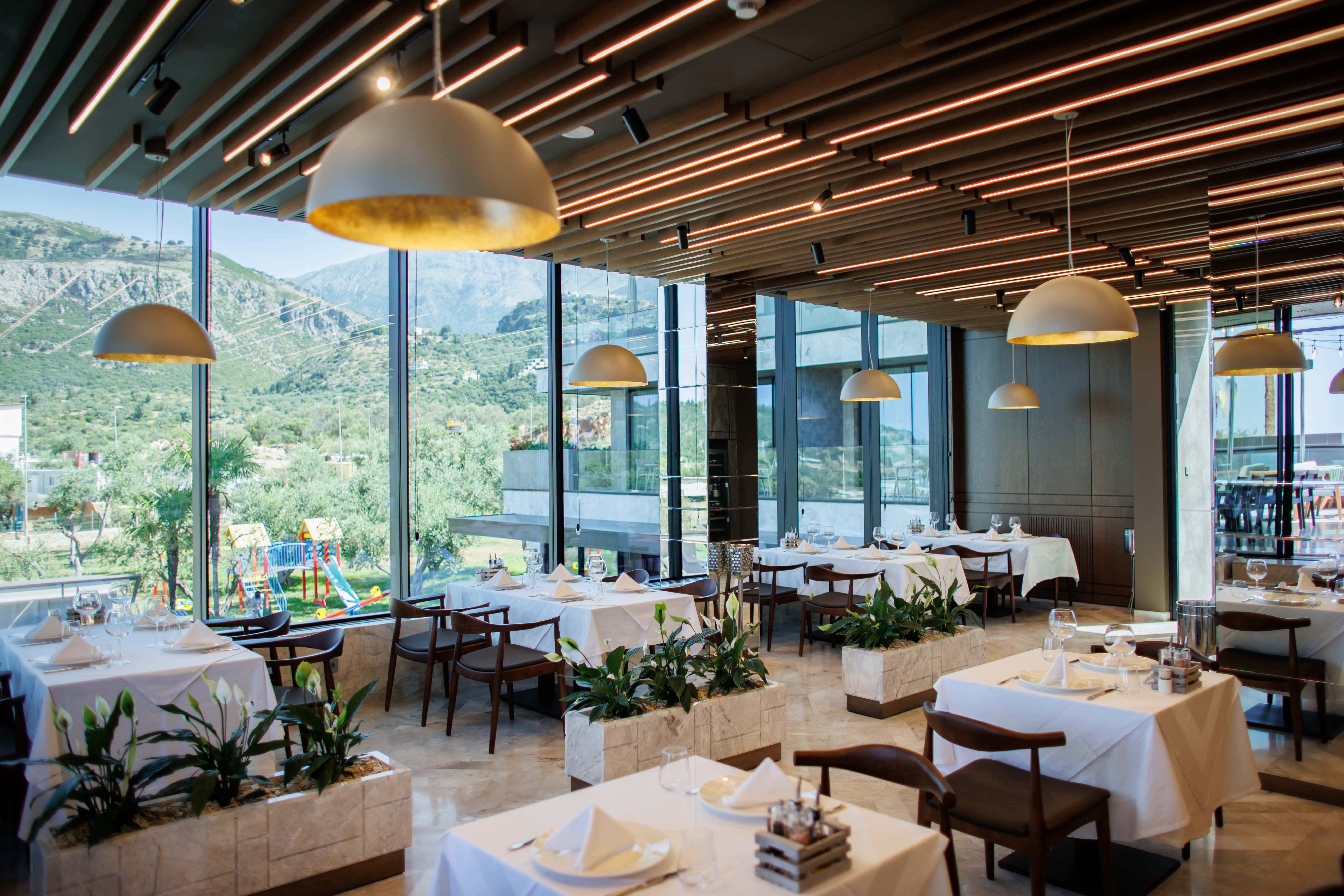prado_luxury_hotel_restaurant_inner_view