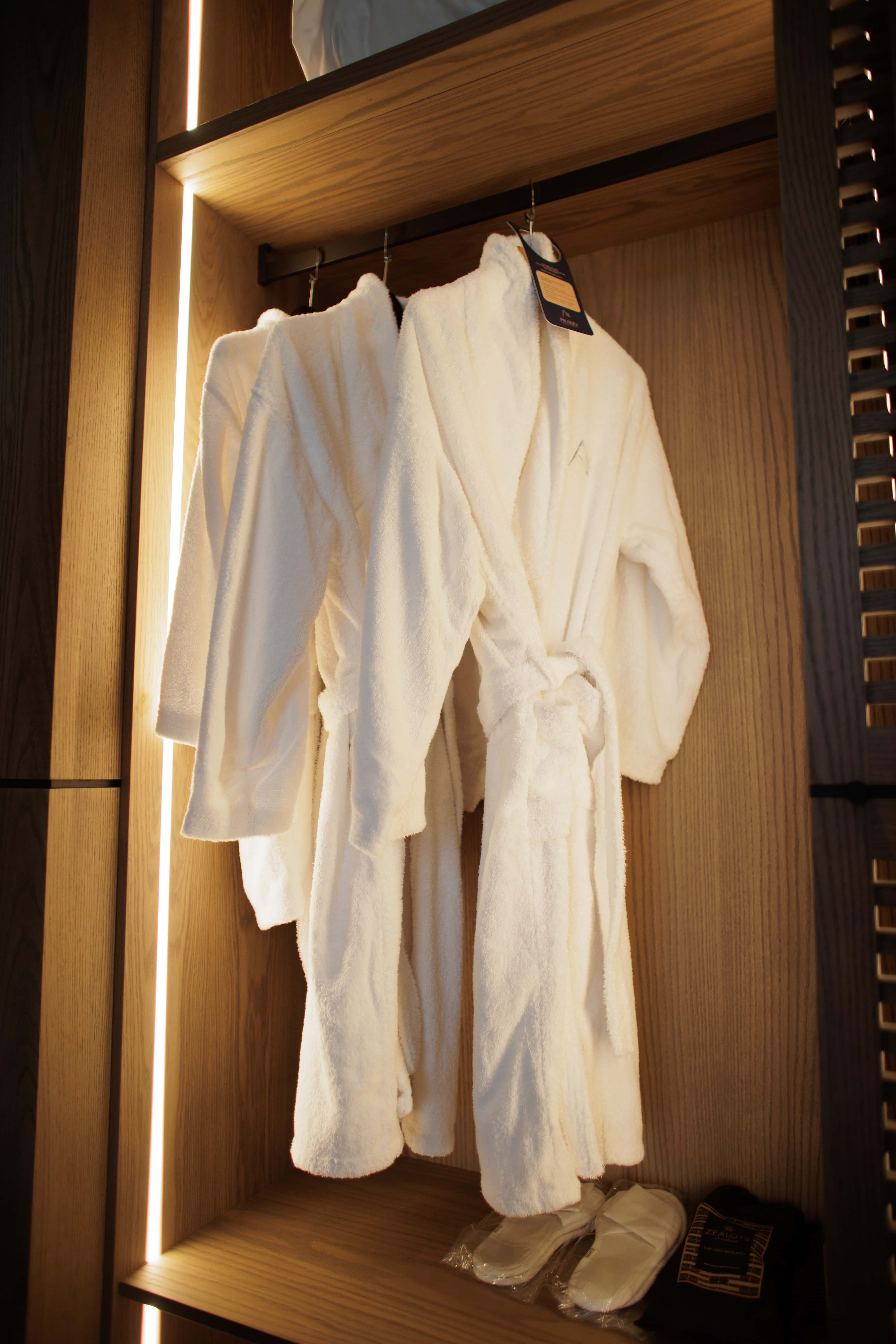 prado_luxury_hotel_room_junior_suite_seaview_jacuzzi_closet_bathrobes