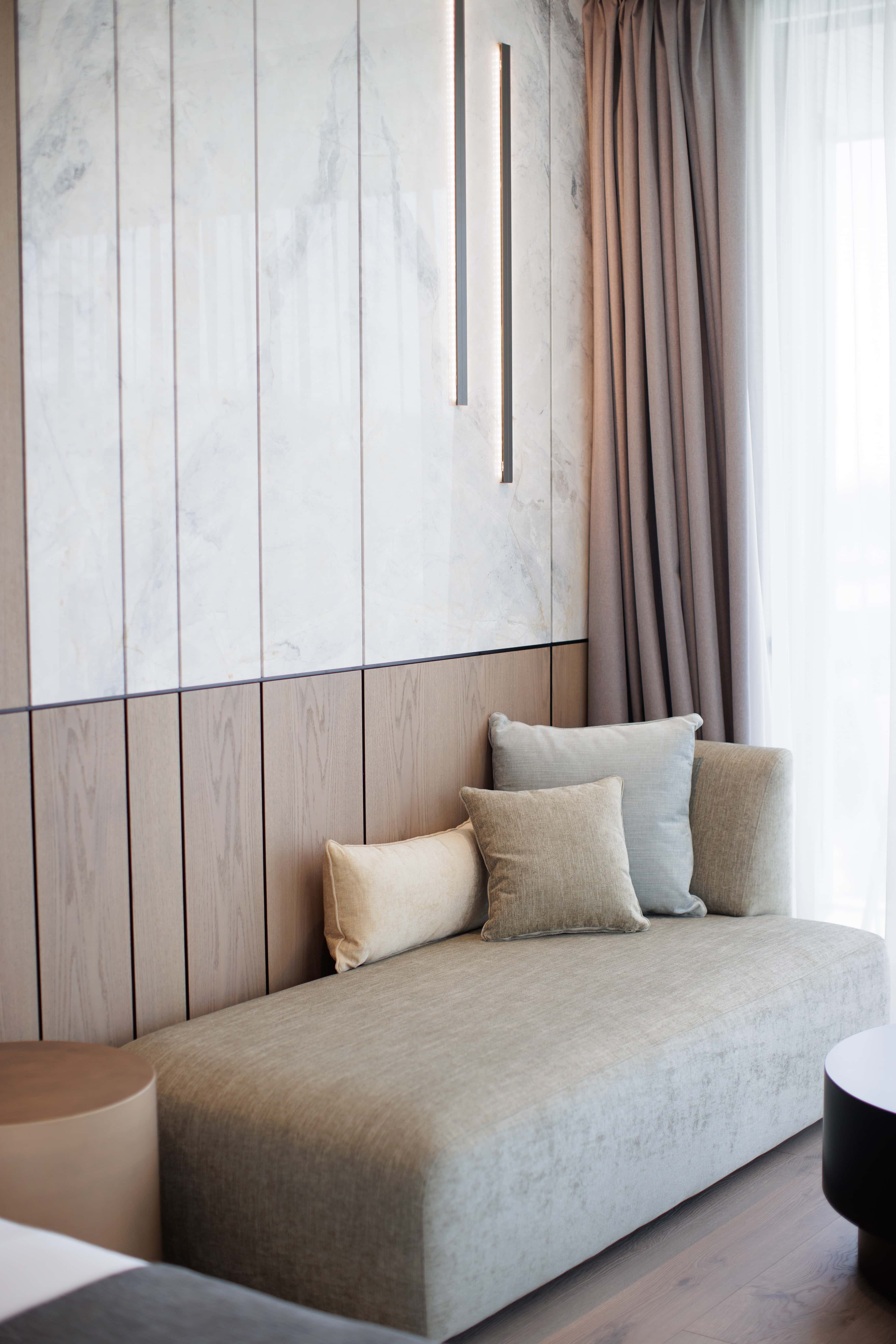 prado_luxury_hotel_room_junior_suite_seaview_jacuzzi_sofa_view