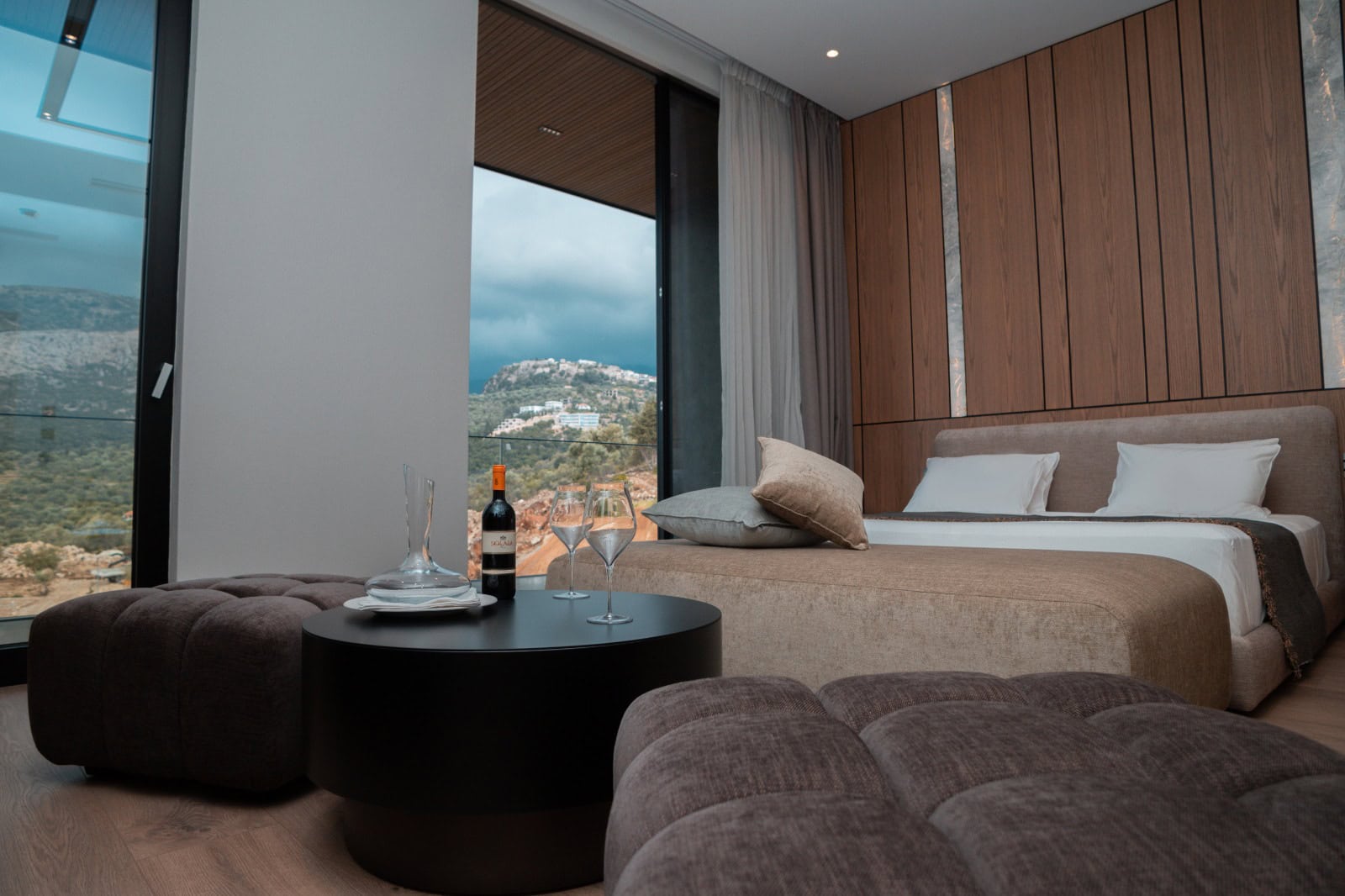prado-luxury-hotel-junior-suite-jacuzzi-3